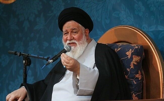 رئیس‌جمهوری منتخب مردم شده بود که معنای جنگ تمدن‌ها را نفهمیده بود و می‌گفت گفت‌وگوی تمدن‌ها؛ سوره کافرون گفت‌وگوی تمدن‌ها را رد می‌کند/چالشی که با آمریکا داریم با روسیه و چین هم داریم