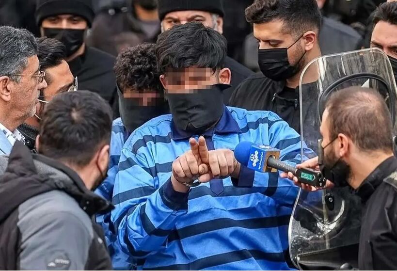 وکیل اولیای دم امیرمحمد خالقی: هنوز هیچ شرطی از سوی ولی دم و خانواده امیرمحمد خالقی برای گذشت از حق قصاص مطرح نشده؛ حفظ کردن دو جزء از قرآن توصیه‌ای بود که پدر امیر محمد به قاتل داشت