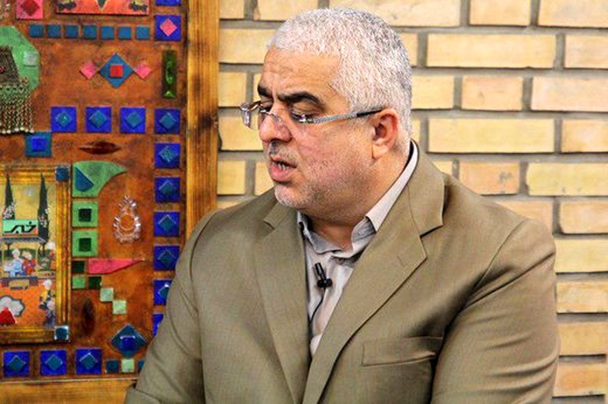 ادعا میکنند مجلس و دولت انقلابی هستند؛ اما با حلوا حلوا گفتن دهان شیرین نمیشود