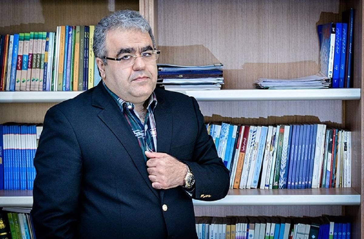 اعتراض شدید به سیاست‌های ارزی: دولت‌ها در ایران عادت دارند هم چوب بخورند و هم پیاز!