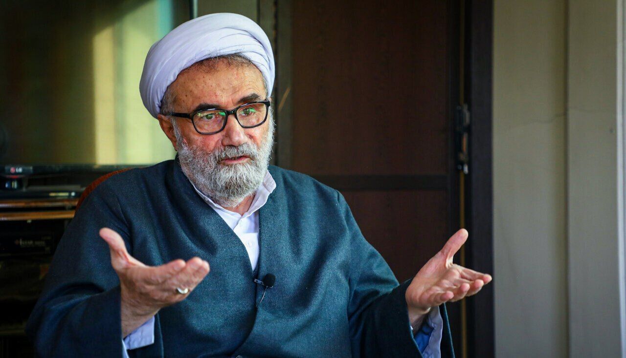 مسیح مهاجری: بودجه موسسات بی‌خاصیت را قطع کنید؛ آزادی زندانیان سیاسی و رفع حصر به نفع نظام است
