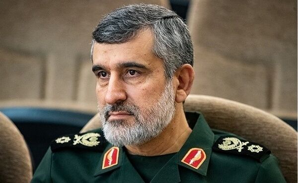 فرمانده هوافضای سپاه بر سر مزار دختر کاپشن صورتی + عکس