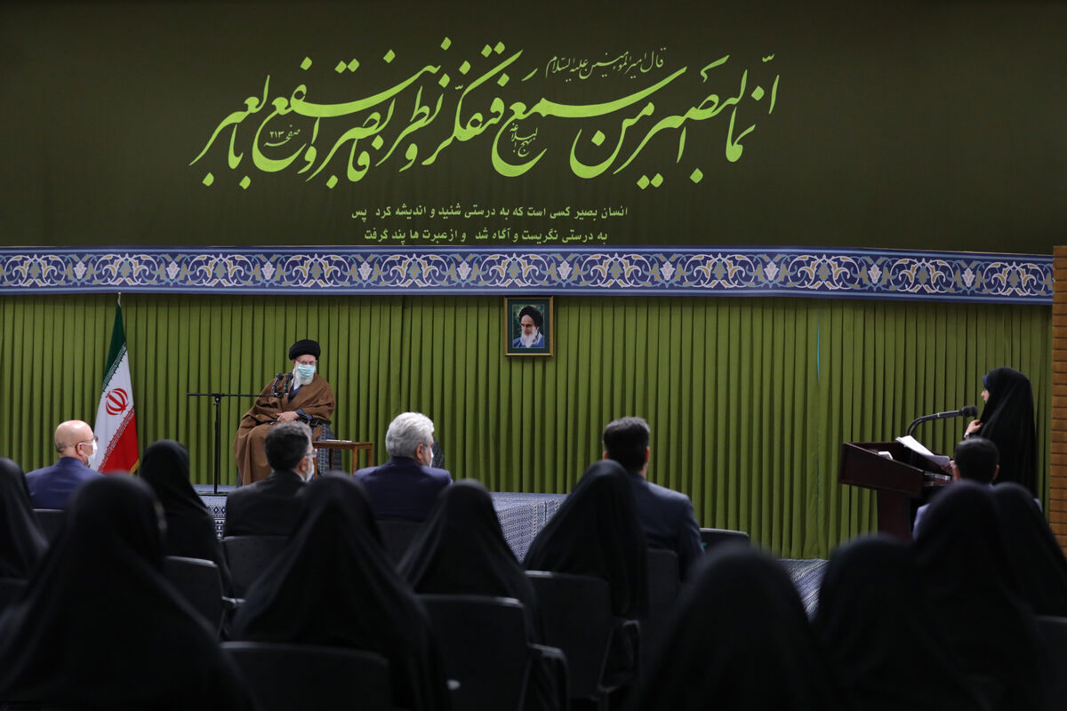 از مسئولان کار جدی و واقعی مطالبه کنید/ جنگ اوکراین را باید عمیق‌تر و در چارچوب شکل‌گیری نظم جدید جهانی دید/ کانون تزریق امید به بخش‌های دیگر باشید