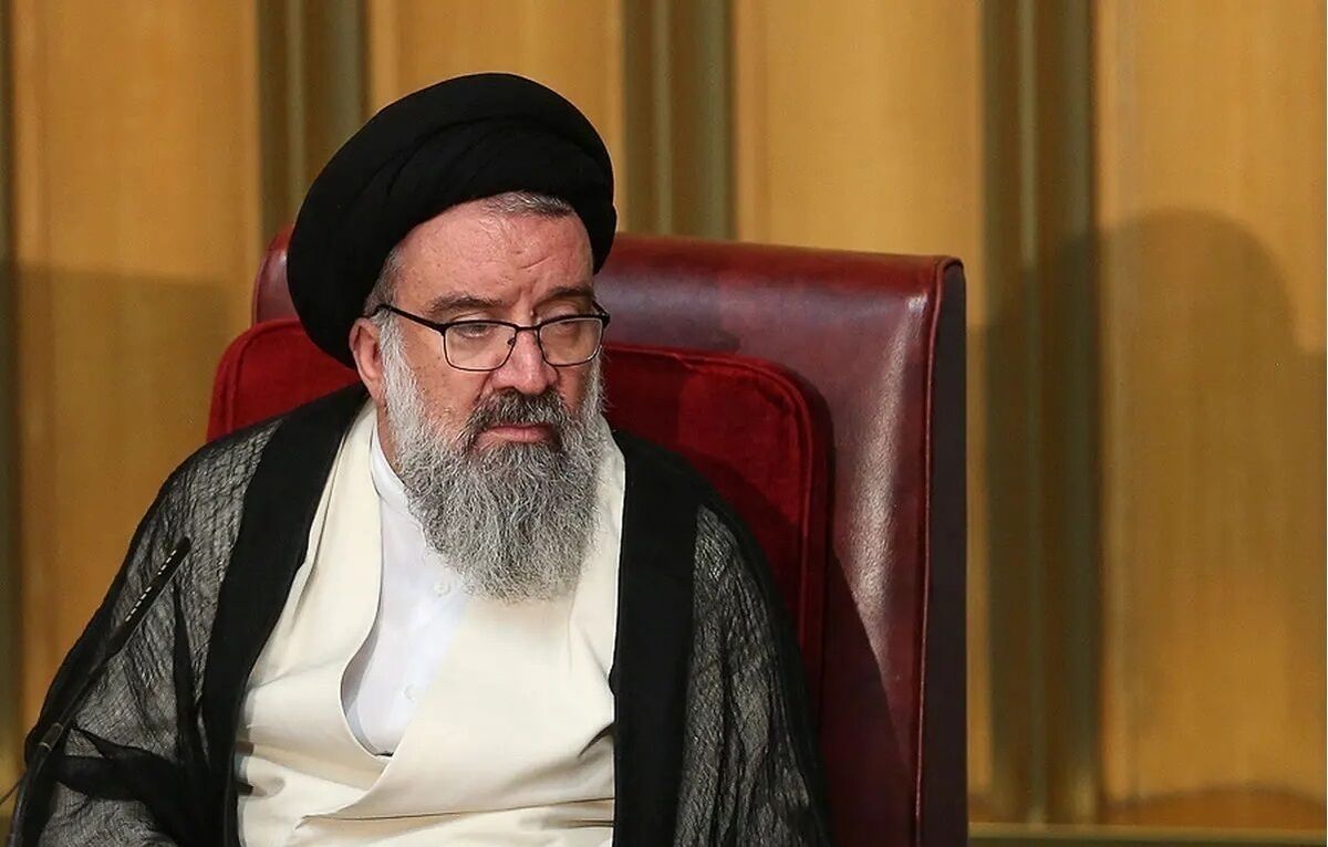سید احمد خاتمی: مسئله امروز ما تهدید نرم‌افرازی دشمن است/ با مذاکره با آمریکا قطعاً مشکلات کشور بیشتر خواهد شد 