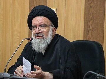 حمله تند احمد خاتمی به مواضع اخیر حسن روحانی؛ برخی می‌گویند رای ندادن خودش به معنی رای است، این خواست دشمن است حضور کمرنگ مردم در انتخابات در حکم رفراندوم نه به نظام اسلامی است