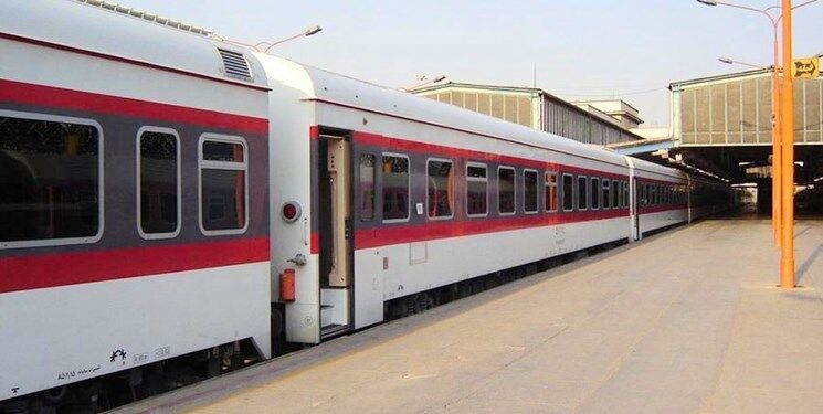 قطار دیروز بندرعباس- تهران در راه خراب شد