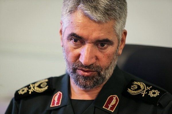 دشمن امروز درصدد است تا بین مردم و ولایت و رهبری فاصله ایجاد کند؛ باید حواس‌مان در این شرایط خیلی جمع باشد