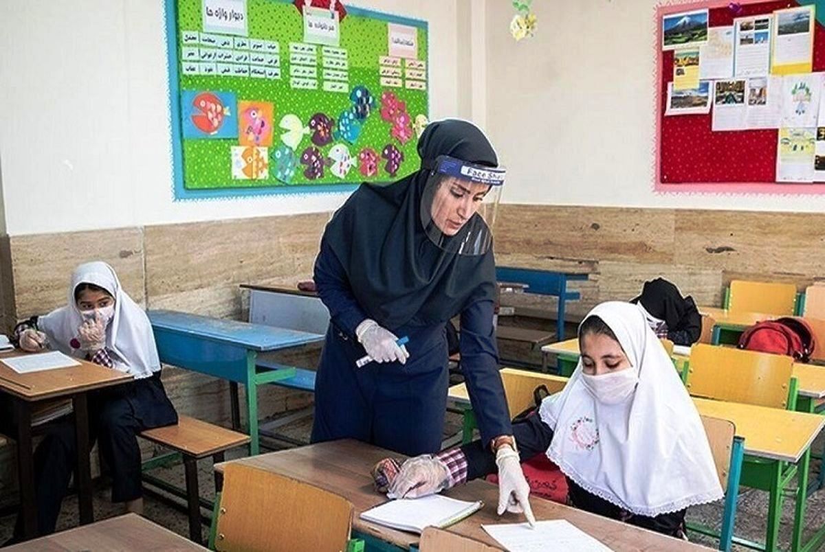 مدرسه، کانون تربیتی محله می‌شود