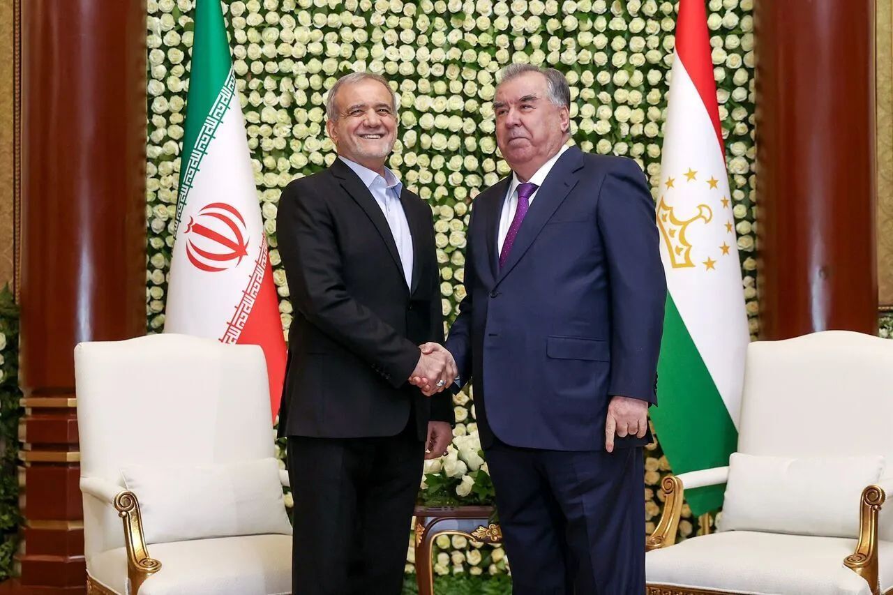 گفت‌وگوی روسای‌جمهور ایران و تاجیکستان/ امامعلی رحمان: تحقق چنین توافقی با آمریکا در شرایط پیچیده کنونی، آسان نبود/ پزشکیان: امیدواریم سیاست‌های تجاوزکارانه رژیم صهیونسیتی متوقف شود