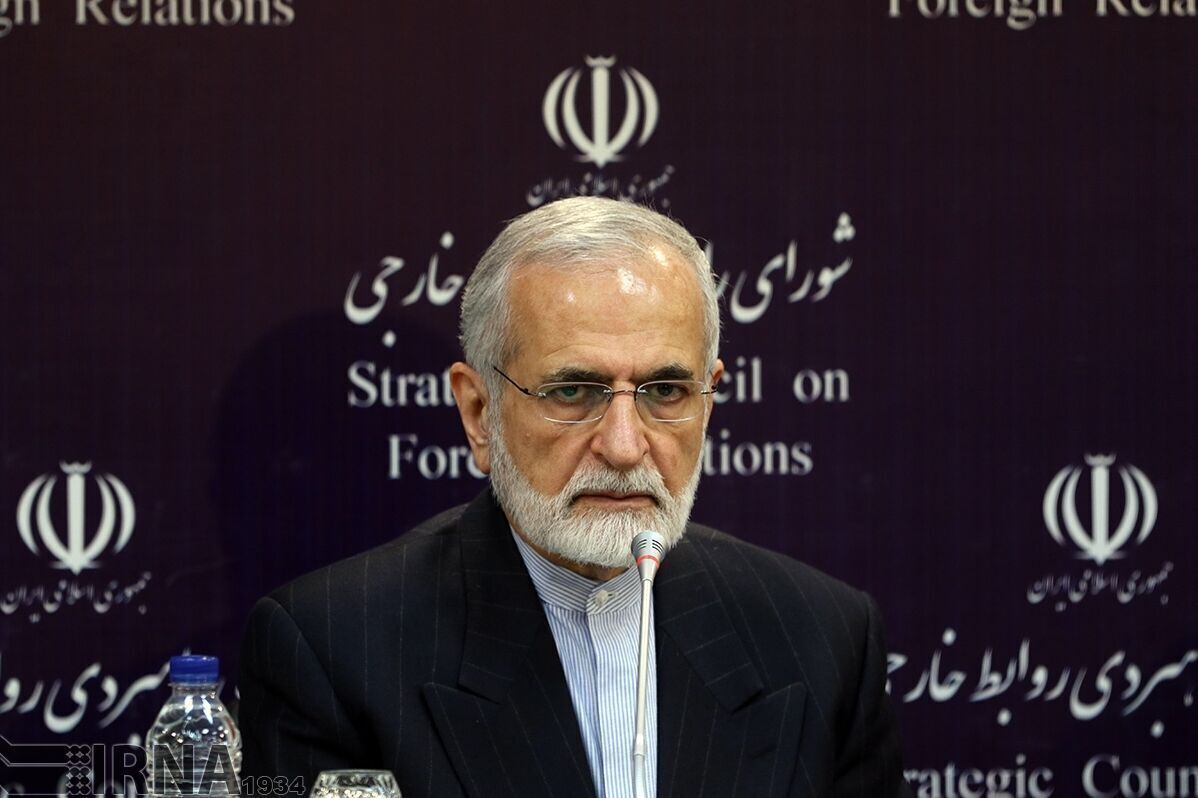 در کنار امور اجرایی، نیاز به نظریه‌پردازی در حوزه دیپلماسی اقتصادی وجود دارد