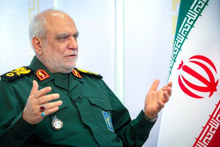 سردار مجید خادمی رئیس سازمان اطلاعات سپاه به شهادت رسید
