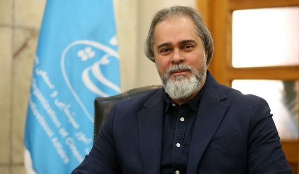 رائد فریدزاده،: بازگشت به خانه امثال اصغر فرهادی نیازی به کارت دعوت ندارد 