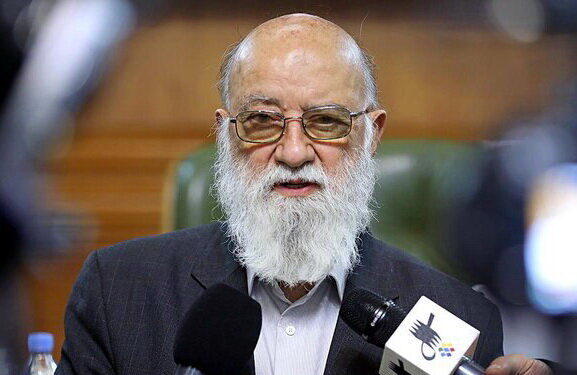 چمران: اصراری بر نصب آژیر خطر نداریم؛ اگر مسئولین امنیتی نیاز ببیند، آن‌ها را نصب می‌کنند/ در شرایط بسیار ضروری از ایستگاه‌های مترو به عنوان پناهگاه استفاده خواهد شد/
