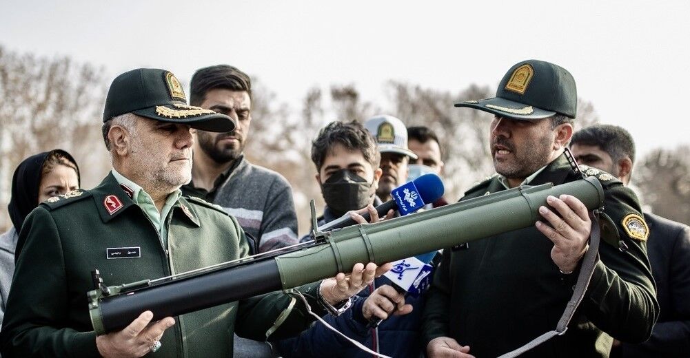 کشف سلاح‌هایی عجیب در قلب تهران+ عکس و ویدئو