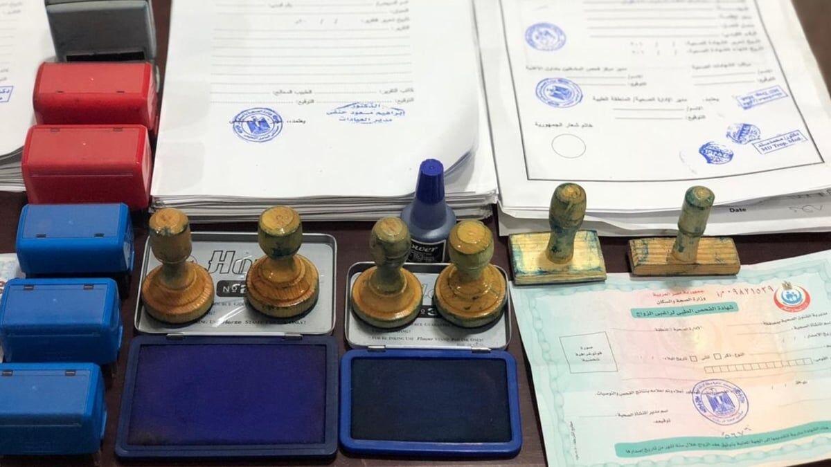 انهدام باند جاعلان حرفه‌ای در تهران؛ جعل ۴ هزار مدرک و کلاهبرداری ۶ میلیاردی از اتباع خارجی