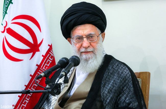 راه مقابله با جنگ شناختی، اقتصادی، سیاسی و امنیتی جبهه دشمنان انقلاب مجاهدت، ایستادگی و مقاومت است