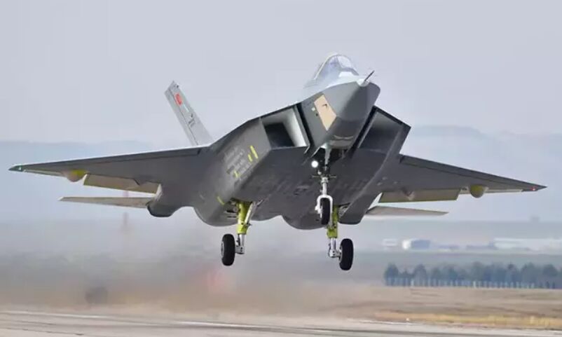 رونمایی از رقیب تازه‌نفس F-35؛ عرضه جنگنده «KAAN» توسط ترکیه + تصاویر