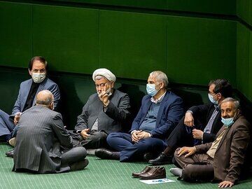 نظام پارلمانی بدون حزب نتیجه‌ای بهتر از مجلس کنونی ندارد؛ از کوزه همان ترواد که در اوست