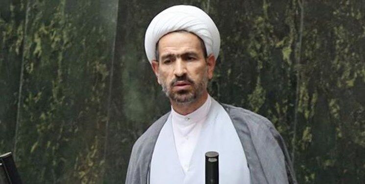 ترس نماینده روحانی مجلس از تابستان؛ برخی زنان می‌خواهند لخت و برهنه راه بروند!