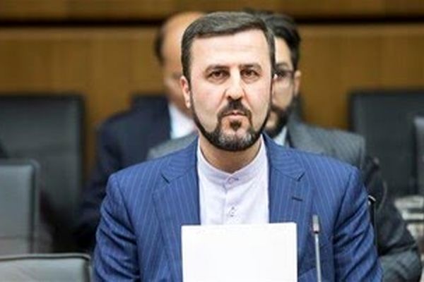 غریب آبادی: تنگه هرمز زیر فرمان ایران تعریف می‌شود نه سنتکام
