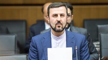 غریب آبادی: به زودی توهمات ترامپ را اصلاح می‌کنیم