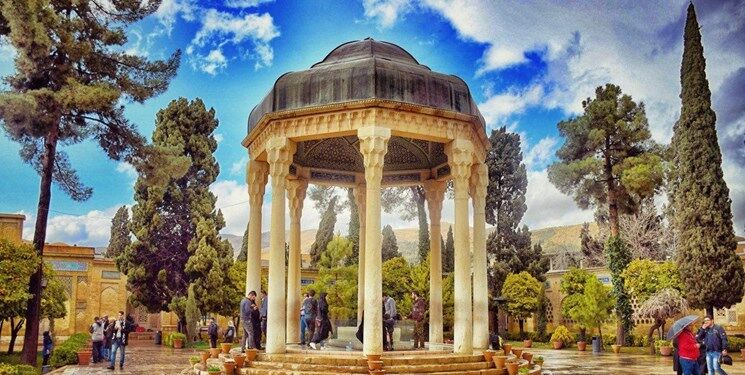 عکس| در شیراز چه خبر است؟ بیلبوردهای عجیبی که در شهر دیده شدند