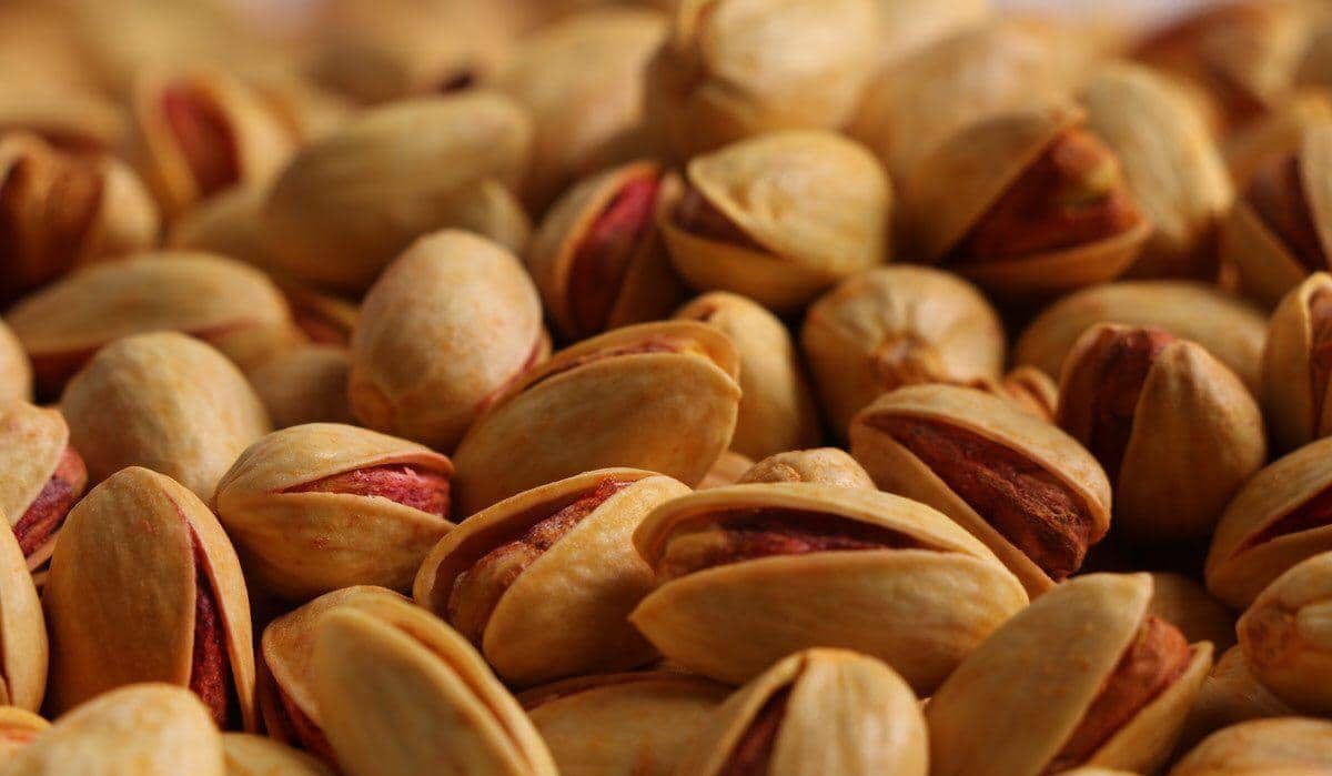 اینفوگرافی | نگاهی به قیمت آجیل و شیرینی از اسفند ۱۴۰۰ تا ۱۴۰۱