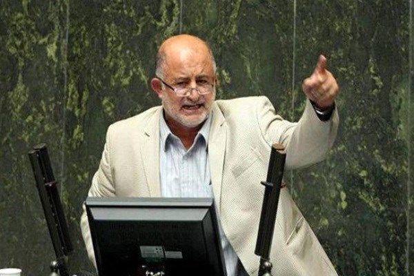 آقای قالیباف با خودش چندین اتوبوس آدم به مجلس برد