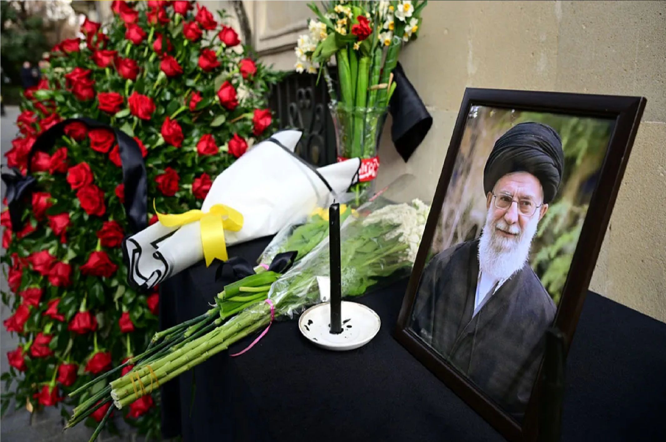 فرمانده سپاه تهران: در مراسم تشییع رهبر شهید امکان ورود کوله پشتی، ساک و اجسام حجیم در مصلی وجود ندارد/ محل استقرار پیکر‌های شهدا از تمام نقاط مصلی قابل مشاهده است/ هیچ خودرویی تا یک و نیم کیلومتر از مرکز مصلی حق تردد ندارد/ وداع تا ساعت ۲۰ ادامه دارد