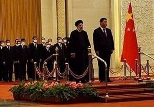 ۲۱ گلوله توپ به افتخار رئیسی شلیک شد