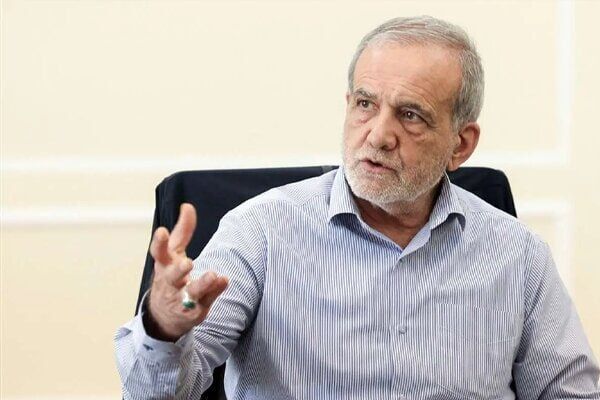 پزشکیان: ماهانه ۸ میلیون تومان به هر باک بنزین یارانه می‌دهیم / خودروهای دولتی بدون کارت سوخت بنزین می‌زنند