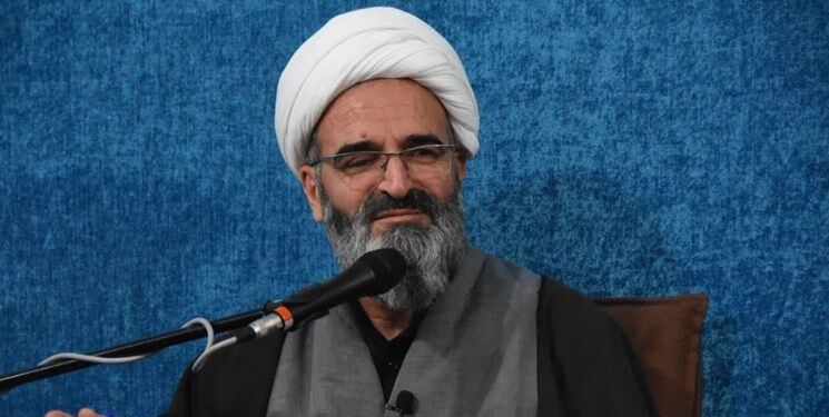 آمار امام جمعه سمنان از میزان حاضران در راهپیمایی ۲۲ بهمن