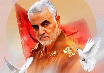 تصویری دیده نشده از سردار سلیمانی با پوششی متفاوت + عکس