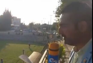 ویدئوی جنجالی و خنده‌دار از گزارشگر معروف شمالی/ باجناق لوله کشی انجام می‌دهد!