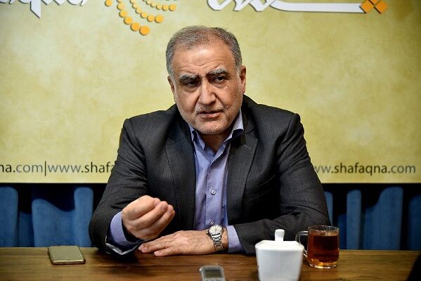 در جامعه این بحث است که چون آقای صدیقی بخشی از قوه قضاییه است در مورد ایشان دست به عصا راه می‌روند