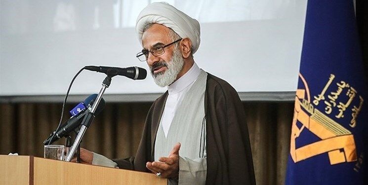 تحریم زیباترین نعمت دشمن برای پیشرفت کشور است