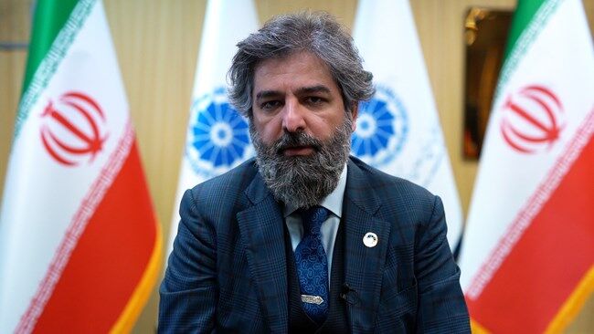 تک‌نرخی شدن قیمت ارز در کوتاه‌‌مدت فشار زیادی بر مردم وارد می‌کند
