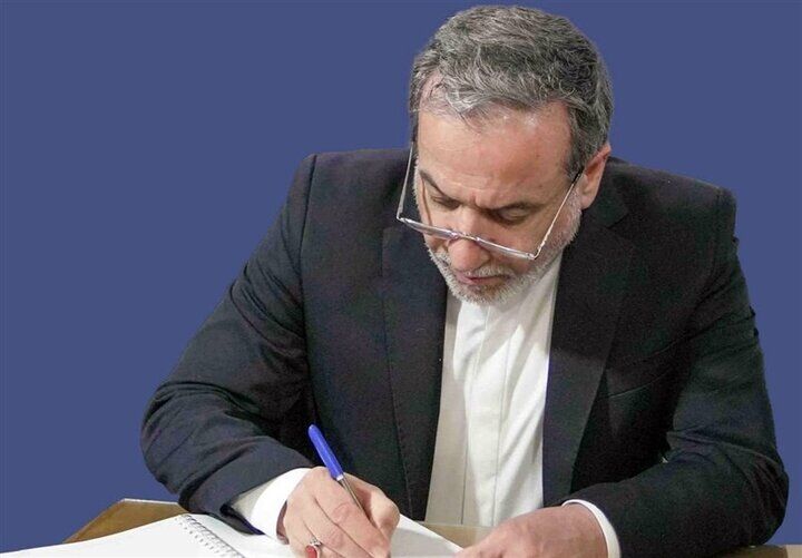 پاسخ کوبنده عراقچی به سنتکام درباره حضور نیروهای بیگانه در خلیج فارس
