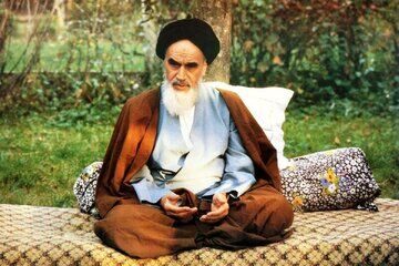 ویدئو | واکنش امام خمینى به تمجیدهاى آیت الله مشکینى