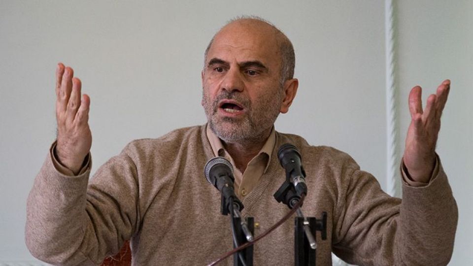 تصور می کنند سن ازدواج، با موعظه کردن و یا افزایش وام پایین می آید!