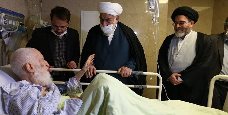 عیادت نماینده رهبر انقلاب از آیت‌الله شبیری زنجانی