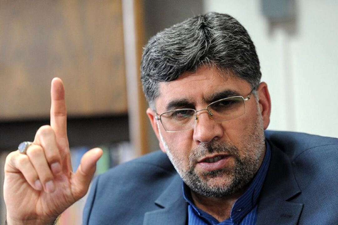 مجلس هم عامل نابسامان اقتصادی کنونی است؛  مدارا با وزرای ناکاربلد خیانت به ملت است
