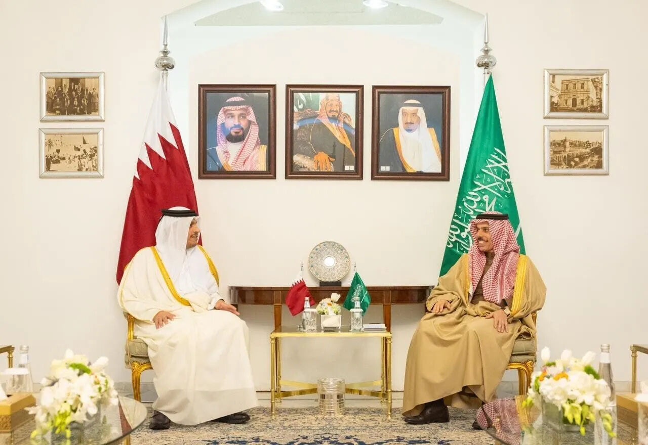 قطر و عربستان درباره کاهش تنش گفت‌وگو کردند؛ تأکید بر حل دیپلماتیک اختلافات و امنیت کشتیرانی