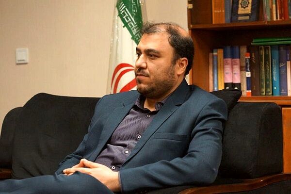 اصولگرایان مقداری از آمال و آرزوهای‌شان کوتاه بیایند تا به وحدت برسیم