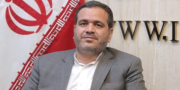 جانم را برای دختران جامعه فدا می‌کنم؛ می‌خواهد سرش لخت باشد یا به من فحش بدهد، او در پناه جمهوری اسلامی است