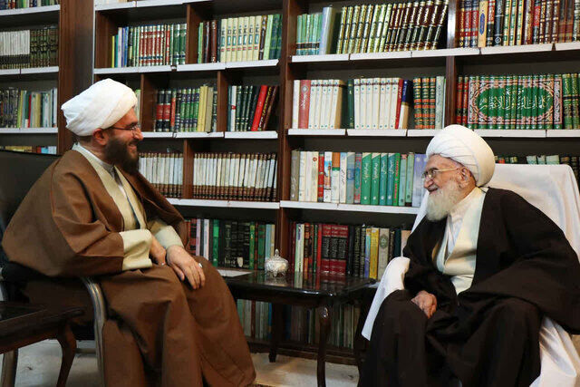 آیت‌الله نوری همدانی: ائمه جمعه باید صدای مردم باشند و مشکلات مردم را به مسئولان منتقل کنند