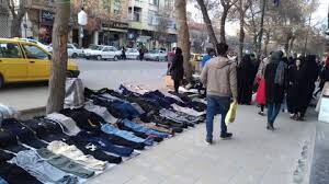 گزارشی عجیب از دستمزدهای باورنکردنی شغل دستفروشی؛ یکی از دستفرش‌های تجریش پرادو داشت!