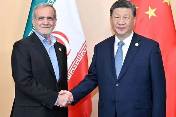 وال استریت ژورنال: خرید مقادیر عظیمی از نفت تحریم شده ایران توسط شرکت بزرگ چینی «هنگ‌لی»/ این تجارت برای تهران به یک شریان حیاتی مالی و برای پکن به بخشی از یک شبکه تجاری گسترده تبدیل شده که فشارهای آمریکا را به چالش می‌کشد.