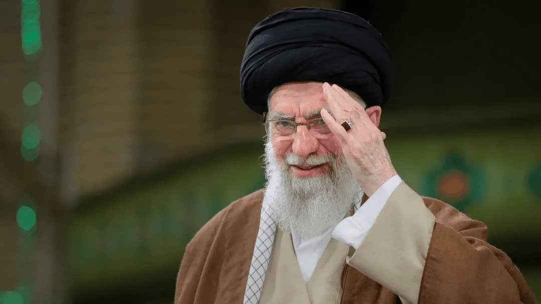 پیکر مطهر رهبر شهید به خاک سپرده شد