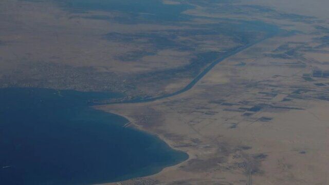یک نفتکش در کانال سوئز به گل نشست
